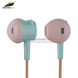 3.5mm wired headphones with built-in volume control microphone